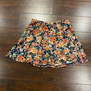 Flowered mini-skirt
